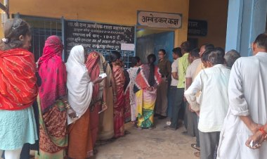 महासमुंद जिले में मतदान शुरू