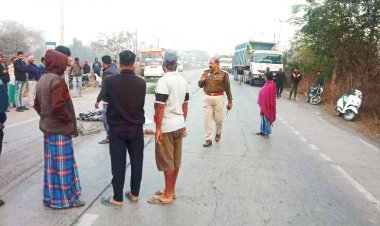 ट्रेलर ने बाईक सवार दो युवकों को कुचला, आरोपी चालक फरार