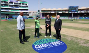 पाकिस्तान ने न्यूजीलैंड के खिलाफ पहले मैच में गेंदबाजी करने का फैसला किया