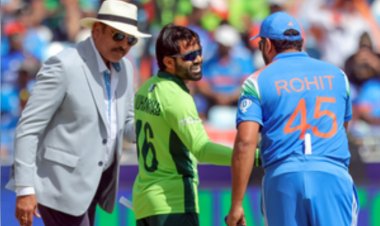 पाकिस्तान ने टॉस जीतकर पहले बल्लेबाजी चुनी