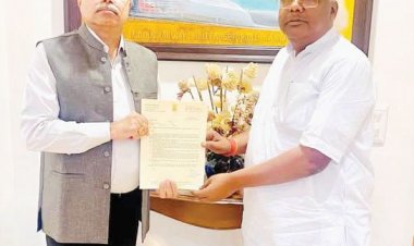 सरगुजा सांसद ने रेलवे बोर्ड के अध्यक्ष से की मुलाकात