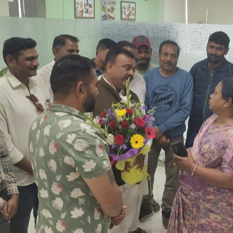 नगर निगम भोपाल सार्थक कर्मचारी संघ ने रखी मांगें:आयुक्त से मुलाकात में समस्याओं का समाधान का आश्वासन मिला