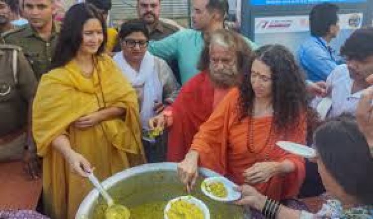 कैटरीना कैफ कुक्के श्री सुब्रमण्य मंदिर में 'सर्प संस्कार' की पूजा-अर्चना में शामिल हुईं