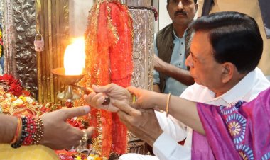 डिप्टी सीएम देवड़ा ने की मैहर मां शारदा की पूजा:वक्फ बिल पर बोले- मुस्लिम समाज को मिलेगा लाभ