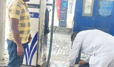 किराया नहीं किया जमा, पेट्रोल पंप सहित तीन दुकानें सील