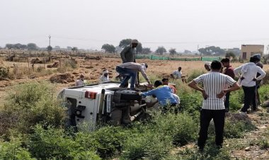 मुरैना में बुजुर्ग को बचाने में भिंड डिप्टी कलेक्टर का वाहन पलटा, हादसे में 3 घायल, उपचार के लिए ग्वालियर भेजा