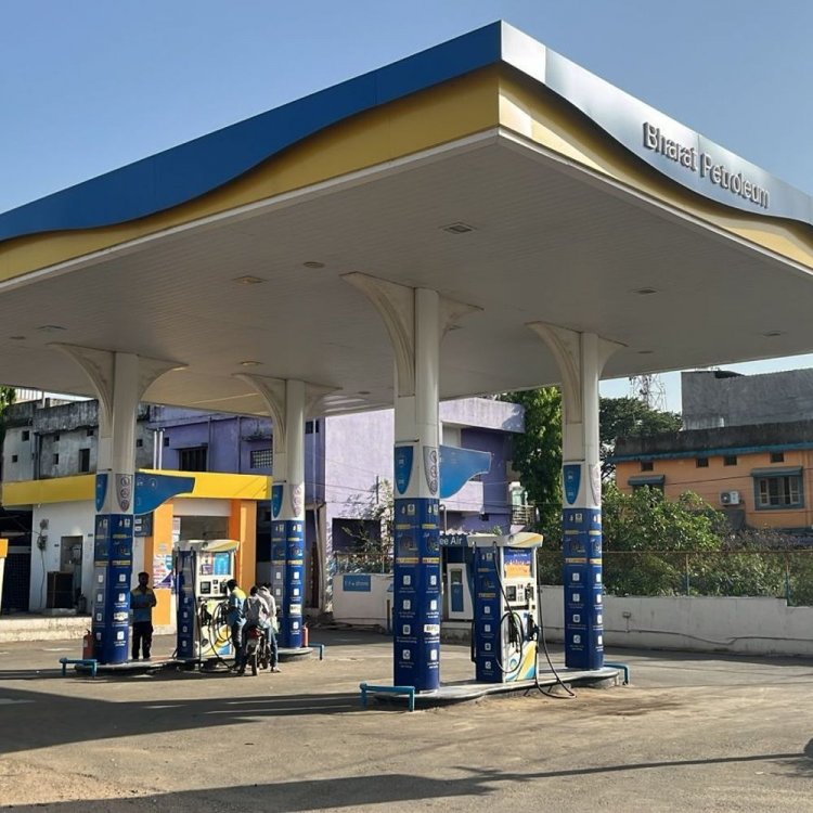 पेट्रोल पंप पर चाकूबाजी के दो नाबालिग आरोपी पकड़ाए:एक आरोपी अभी भी फरार, घटना में प्रयुक्त चाकू बरामद; बाल न्यायालय में होंगे पेश