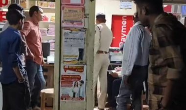 दमोह में कंप्यूटर सेंटर पर पंचायतों की फाइलें मिली:38 डिजिटल सिग्नेचर वाले डोंगल जब्त, कई आधारकार्ड मिले