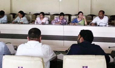 राजस्व प्रकरणों के शीघ्र निपटान के निर्देश