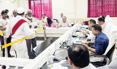 कलेक्टर जनदर्शन में सुनीं समस्याएं