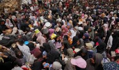 ग़ज़ा में खाने की तलाश में भटक रहे लोग, सुरक्षा व्यवस्था चरमराई