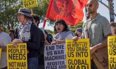 ईरान पर हमले के बाद अमेरिका के ख़िलाफ़ प्रदर्शन