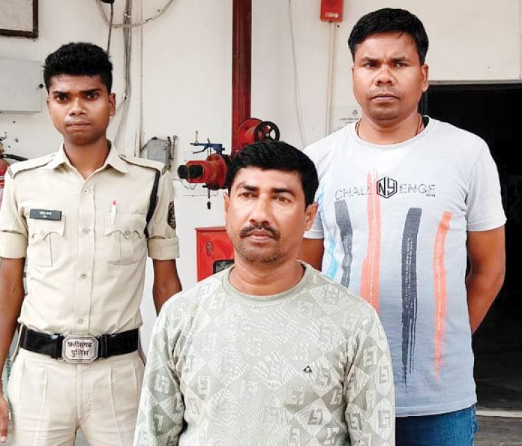 8वीं पास झोलाछाप डॉक्टर कर रहा था इलाज, गिरफ्तार