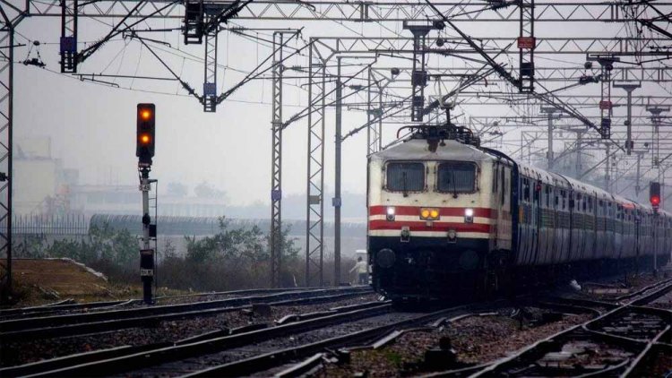भोपाल रेल मंडल यात्रियों की बढ़ती जरूरतों को देखते हुए अपनी सेवाओं में निरंतर सुधार कर रहा