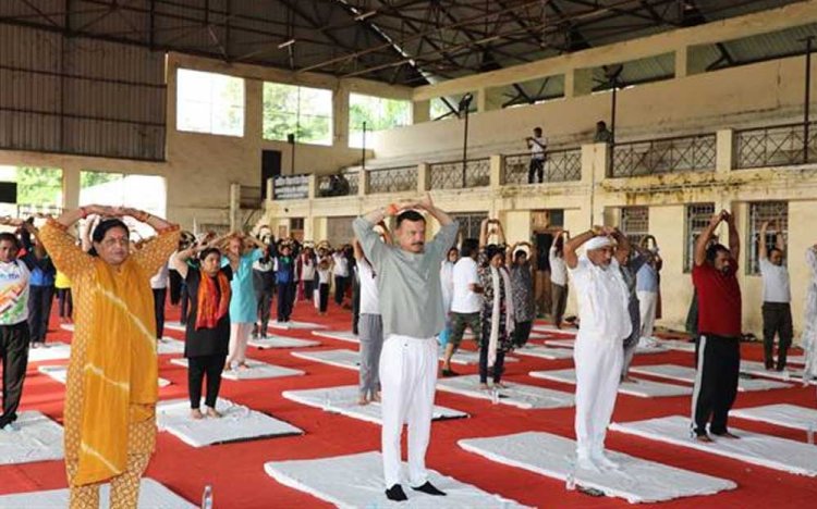 शरीर और मन को स्वस्थ रखने के लिए योग करें : स्कूल शिक्षा मंत्री सिंह