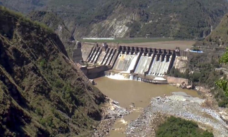 PM मोदी की ‘वॉटर स्ट्राइक’ से पाकिस्तान में कोहराम, इस बड़े अफसर ने दिया इस्तीफा, जानिए वजह