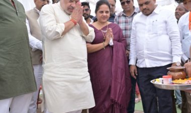 आज शहीद राजीव पाण्डेय वार्ड क्र. 62मे श्री सुनील सोनी जी ने  52 लाख रुपए से अधिक के विभिन्न विकासकार्यों के लिए भूमिजन किया।