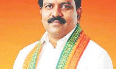 77वें गणतंत्र दिवस पर अंबिकापुर में विजय शर्मा, बलरामपुर में लक्ष्मी राजवाड़े और सूरजपुर में चिंतामणी फहराएंगे ध्वज