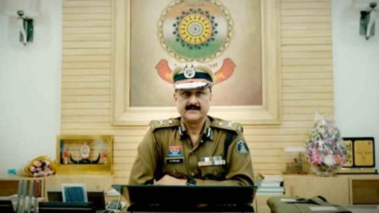 वरिष्ठ आईपीएस अधिकारी संजीव शुक्ला को रायपुर का पहला पुलिस कमिश्नर नियुक्त किया गया है।