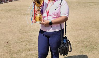 कलम के साथ बल्ले की ताकत: पहली बार महिला पत्रकारों का क्रिकेट मुकाबला, शक्ति-तेजस्वी टीम के बीच दिखी कांटे की टक्कर