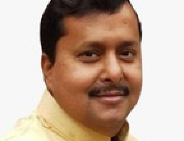 भाजपा के राष्ट्रीय अध्यक्ष बनने के बाद सबकी नजरें नितिन नवीन पर टिकी हैं। क्या वो अब राज्यसभा की राह पकड़ेंगे या विधायक बने रहकर बिहार की जमीनी राजनीति को मजबूत करेंगे?