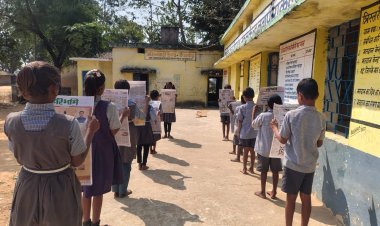 रायपुर : प्रार्थना सभा में गूंजेंगी अखबार की सुर्खियां : विद्यार्थियों की दिनचर्या में शामिल हुआ अखबार वाचन