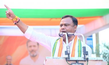 हजारों की संख्या में भारत माता चौक में एकत्रित होकर कांग्रेस जनों ने विधानसभा की ओर कूच किया।