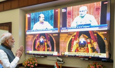 प्रधानमंत्री ने श्री राम जन्मभूमि मंदिर में सूर्य तिलक देखा