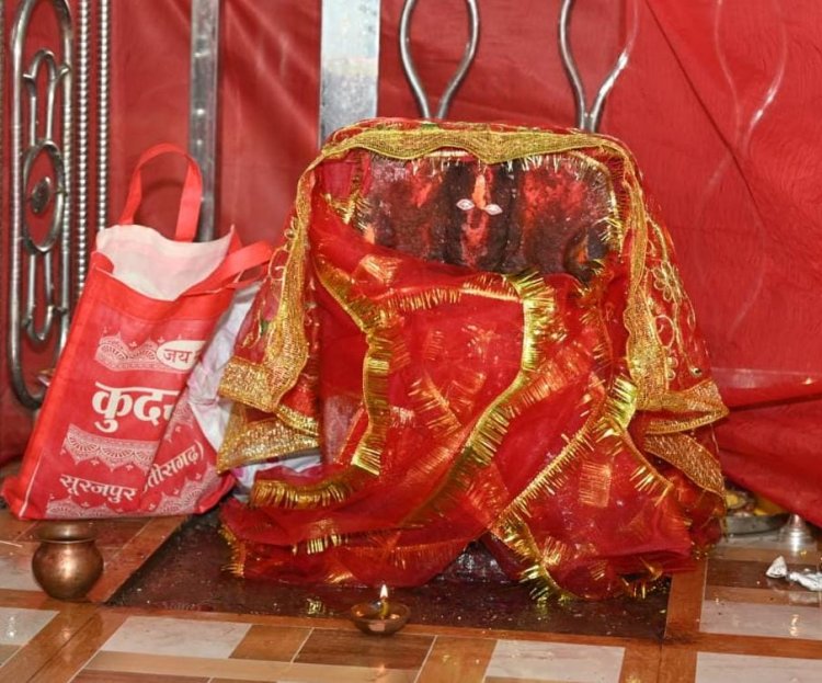 मुख्यमंत्री ने कुदरगढ़ी माता मंदिर में पूजा-अर्चना कर की प्रदेशवासियों की सुख-समृद्धि की कामना