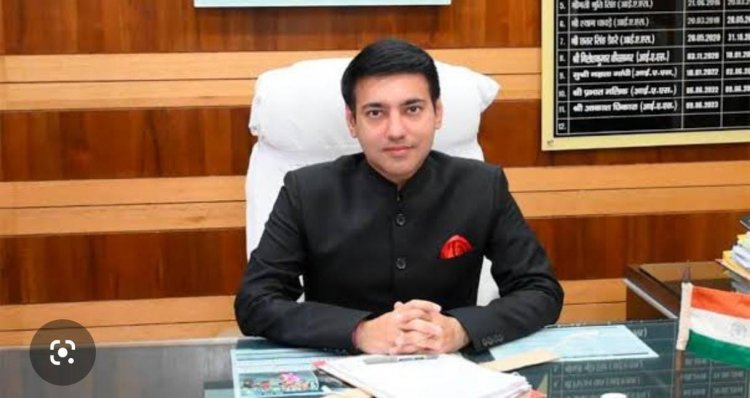 बस्तर में जनगणना 2027 : कलेक्टर श्री आकाश छिकारा ने फील्ड ट्रेनर्स को दिया निष्ठा से कार्य करने का मंत्र