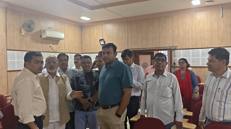 आधुनिक सुविधाओं से सुसज्जित होगा रायपुर प्रेस क्लब, रजत  बंसल जनसम्पर्क  आयुक्त ने  की  निरीक्षण  1 करोड़ की लागत से होगा कायाकल्प
