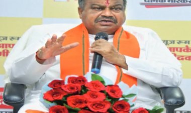 MLC चुनाव में कांग्रेस की हार पर पुरंदर मिश्रा का तंज, बोले- बैलेट पेपर से भी सूपड़ा साफ, अब क्या हाथ उठवाकर चुनाव कराएगी पार्टी?