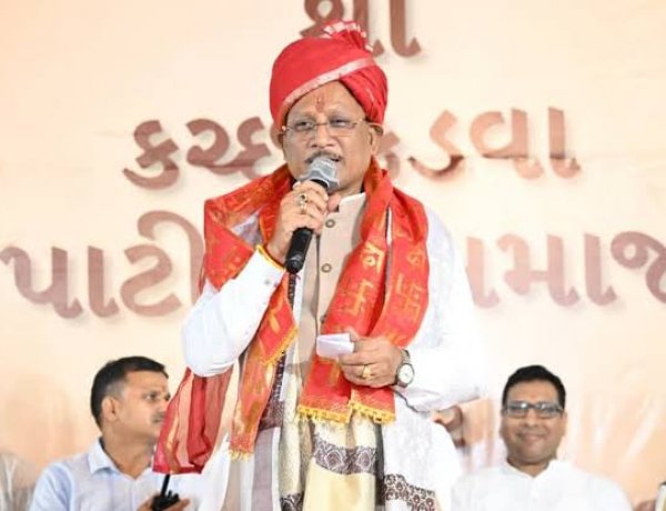 रायपुर के गरबा पंडालों में पहुंचे CM विष्णुदेव साय, महिलाओं के लिए किया बड़ा ऐलान; 68 लाख महिलाओं को हर महीने मिल रहे 1,000 रुपये