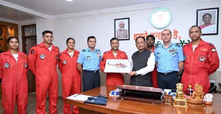 नवा रायपुर के आसमान में दिखेगा वायु सेना का दम, 5 स्वदेशी ध्रुव हेलीकॉप्टर करेंगे हैरतअंगेज करतब, दो महिला पायलट भी भरेंगी उड़ान