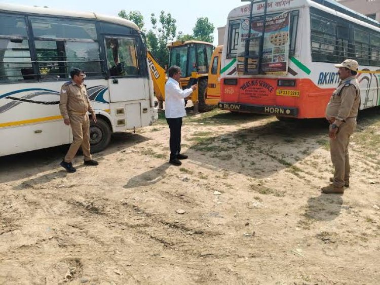 सूरजपुर में परिवहन विभाग की बड़ी कार्रवाई, अवैध यात्री परिवहन करती दो जीप जब्त, बसों पर भी लगा जुर्माना